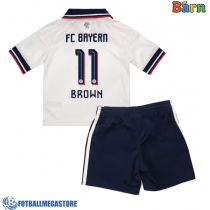 Fotballdrakt Barn Bayern Munich Nathaniel Brown #11 Bortedraktsett 2026-27 Kortermet (+ Korte bukser)